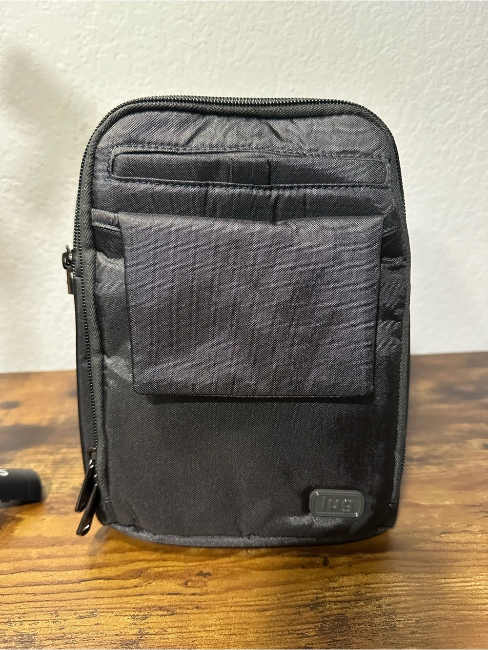 Lug Pitter Patter Black Crossbody Organizer Bag Travel Purse Adjustable Strap
